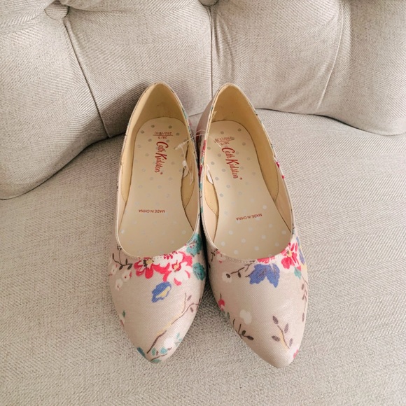 Cath Kidston Shoes - Cath Kidston Floral Tan Cream Ivory White Pink Blue Green Flowers Flats Almond